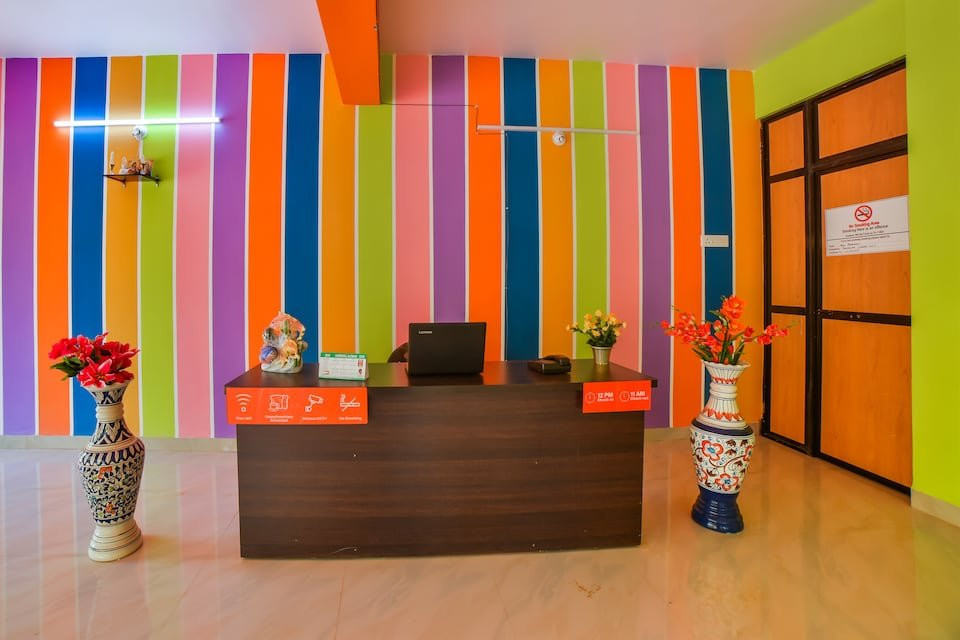 OYO 33458 Colours Fly Guest House