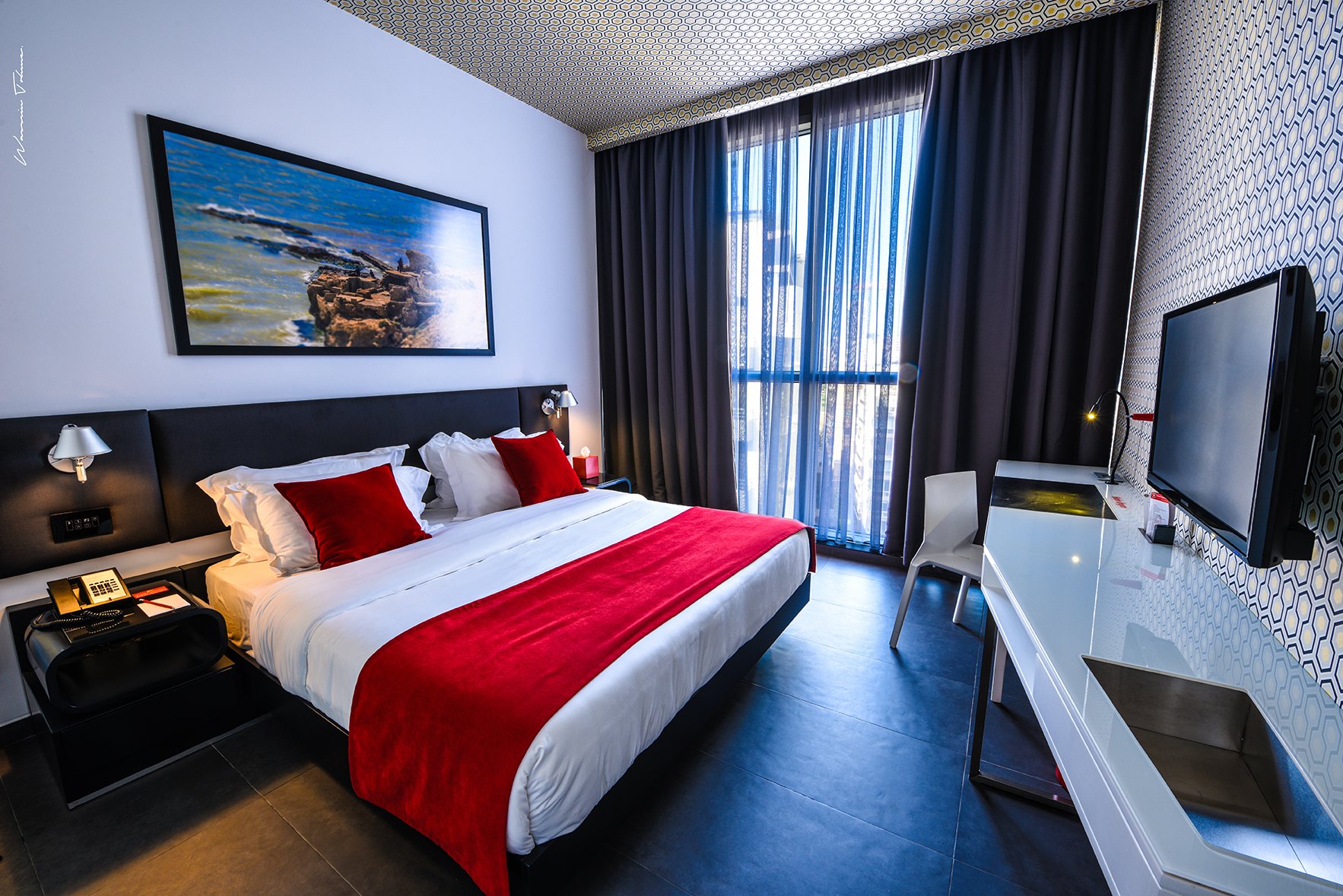 The Smallville Hotel-官方