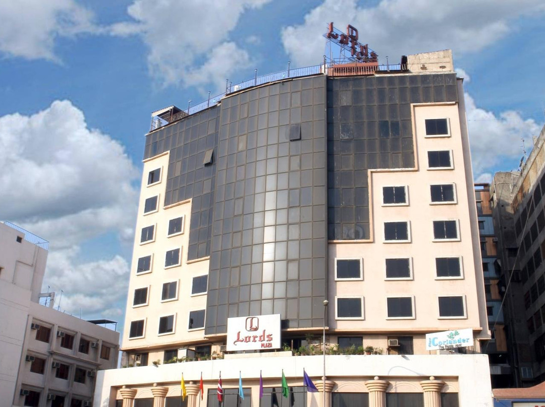 苏拉特洛兹广场酒店、主图