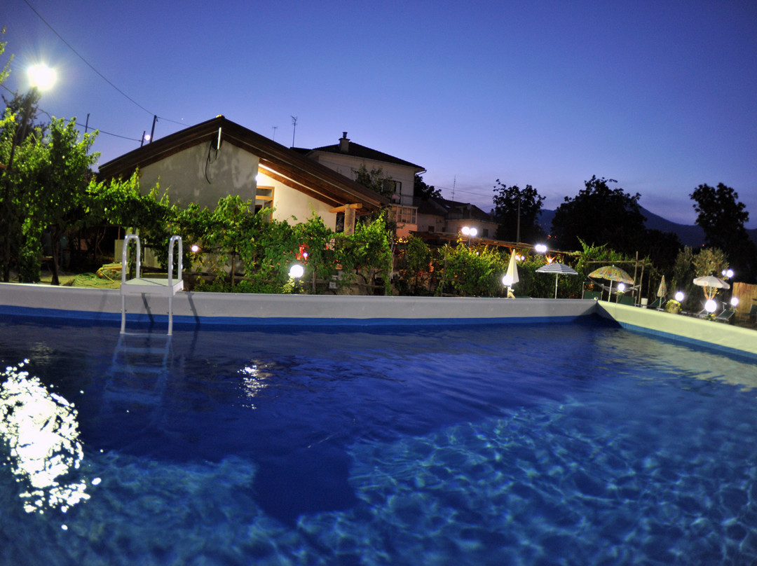 阿杰罗拉酒店住宿-兔子酒店