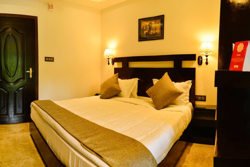 Capital O 6645 Hotel Sapphire