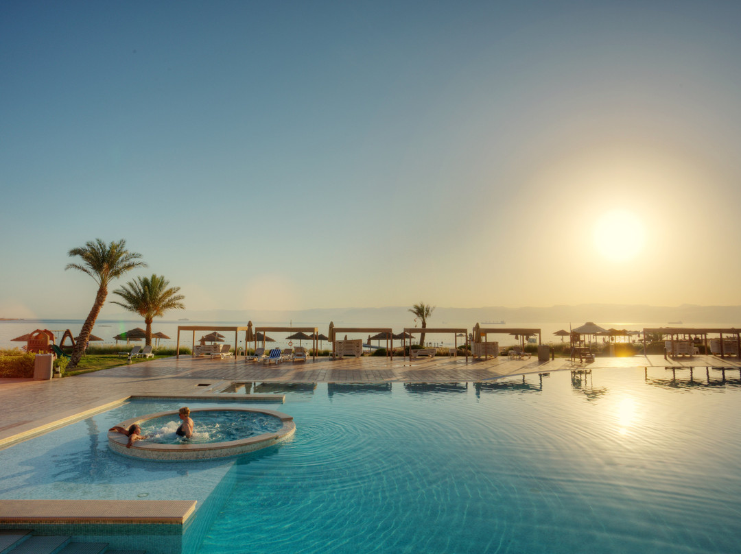 亚喀巴塔拉湾丽笙布鲁度假酒店