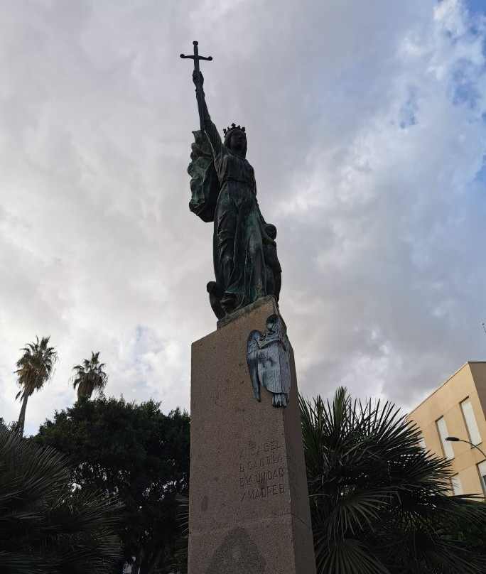 Estatua de Isabel La Católica-梅利利亚必去景点