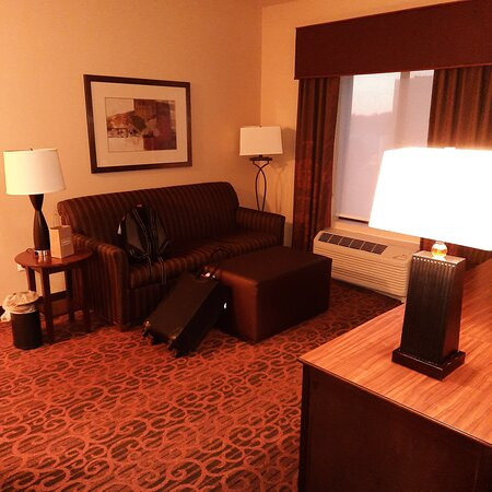 Hampton Inn & Suites Grand Forks主图