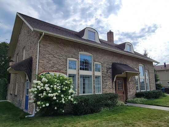 Ludington Pier House Motel主图