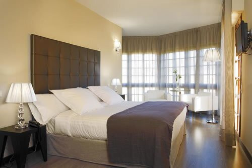 旅途之门酒店主图