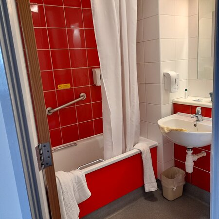 Travelodge Falkirk Hotel-浴室