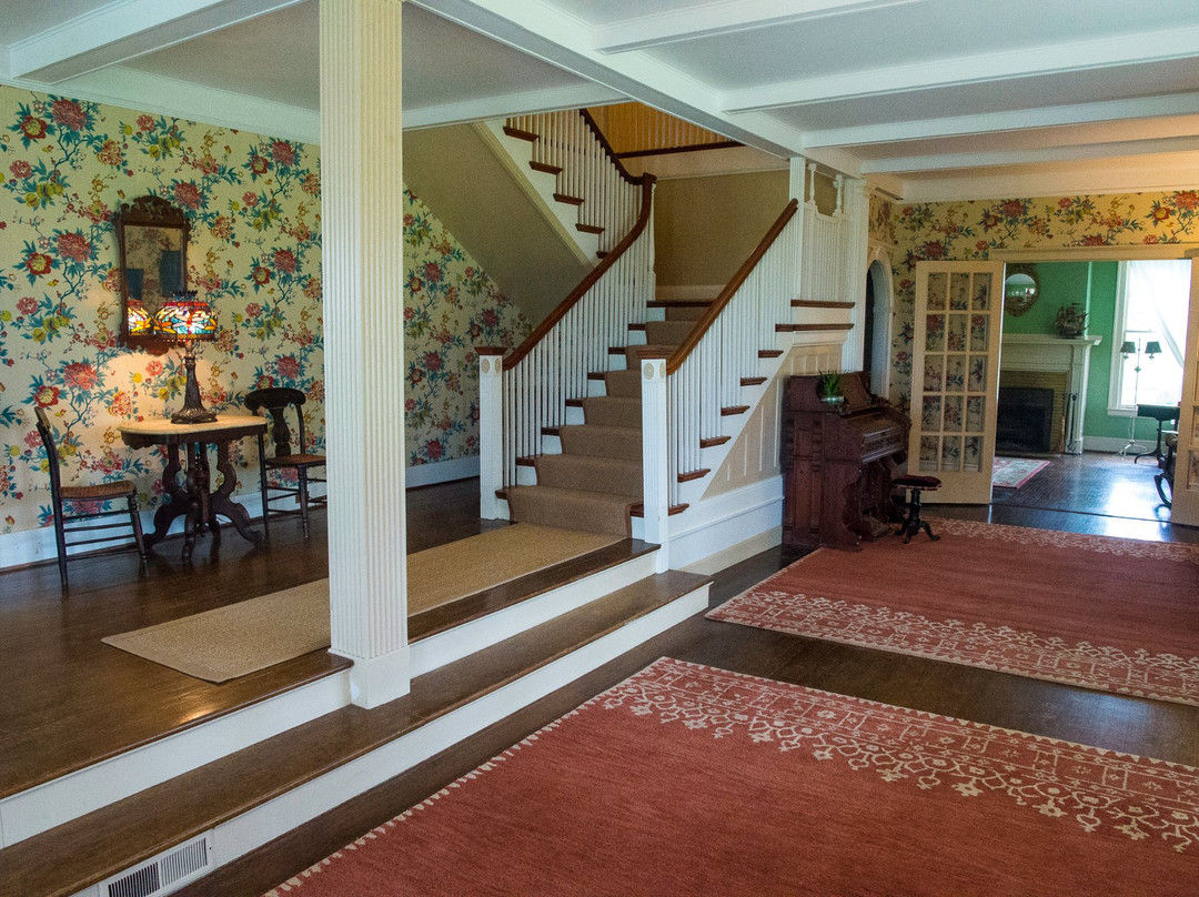 The Charlton Farm主图