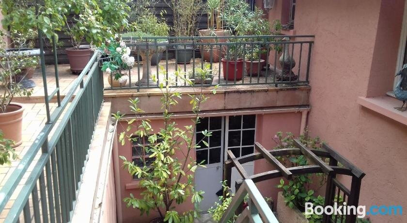 La Maison Rose: Lieu Atypique