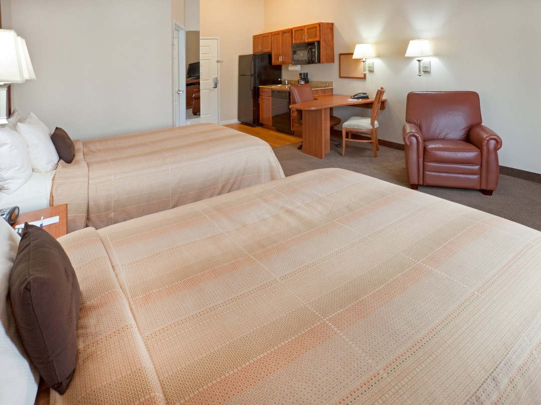 普莱森特山烛木套房酒店主图