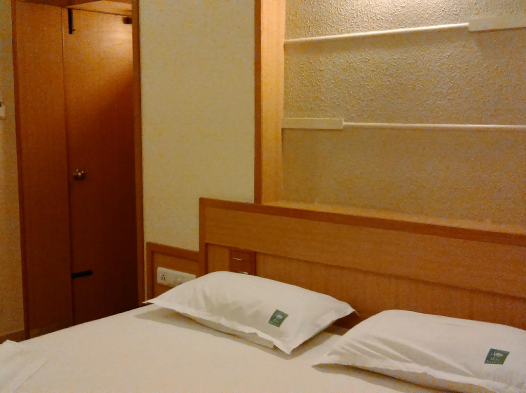 Hotel Iswariyaa主图