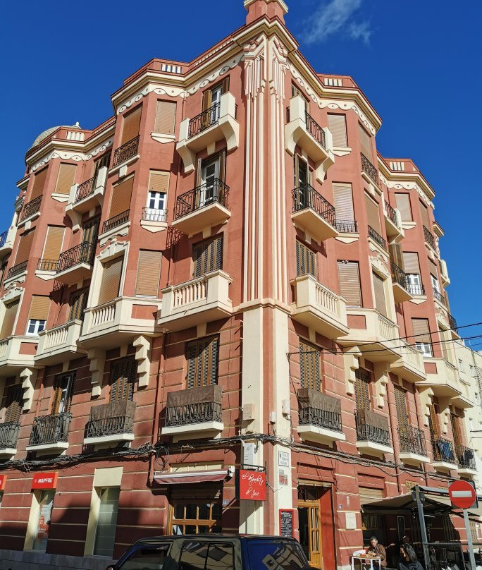 Edificio Rojo-梅利利亚必去景点