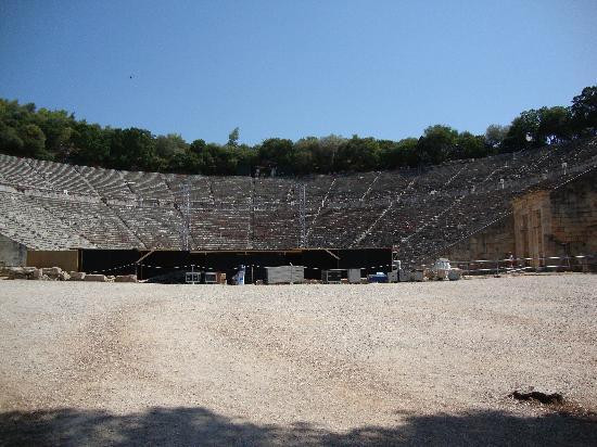 The Ancient Theatre of Epidaurus-埃皮达鲁斯必去景点