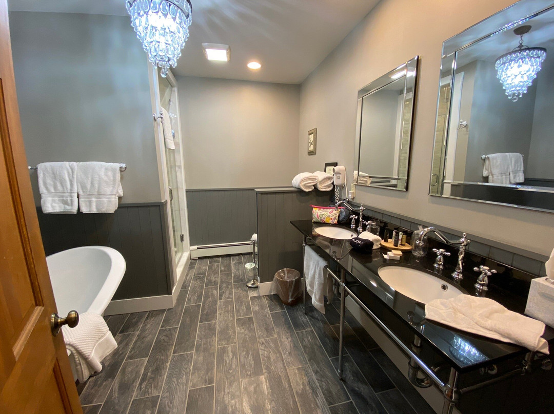 Friends Lake Inn主图