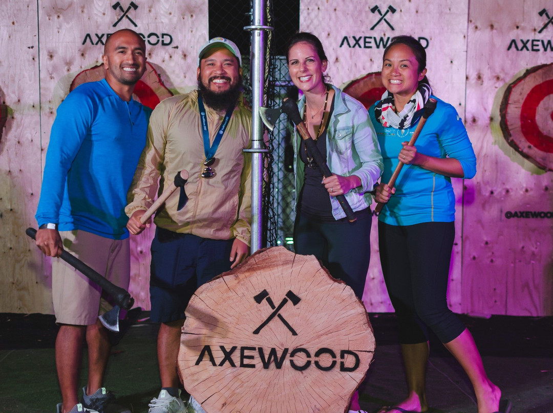 Axewood Axe Throwing - Whistler-温哥华必去景点