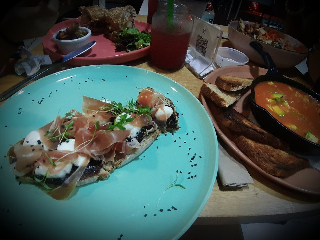 Snack Fit Me Cafe Bistro