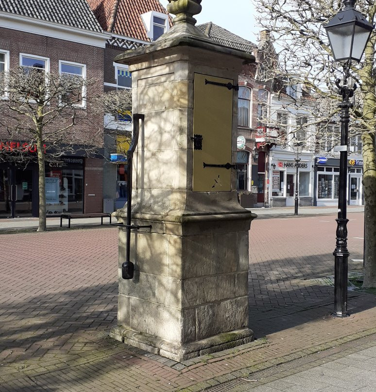 Waterpomp Markt (1719)