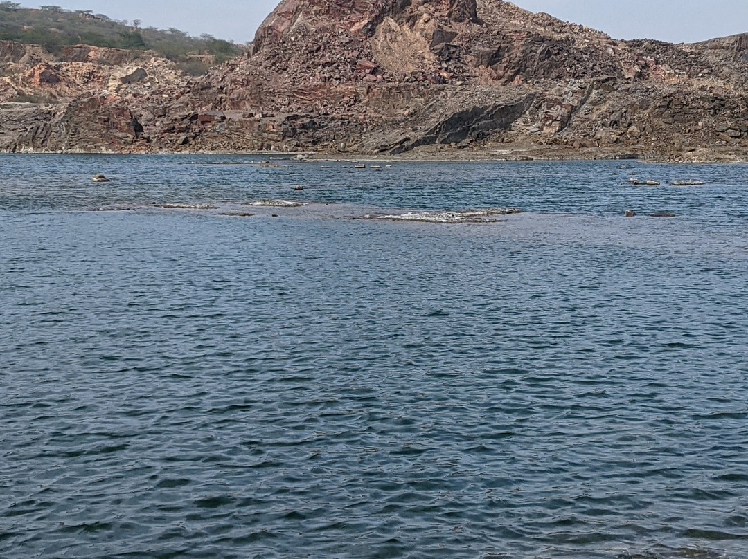 Panikot Lake景点图片
