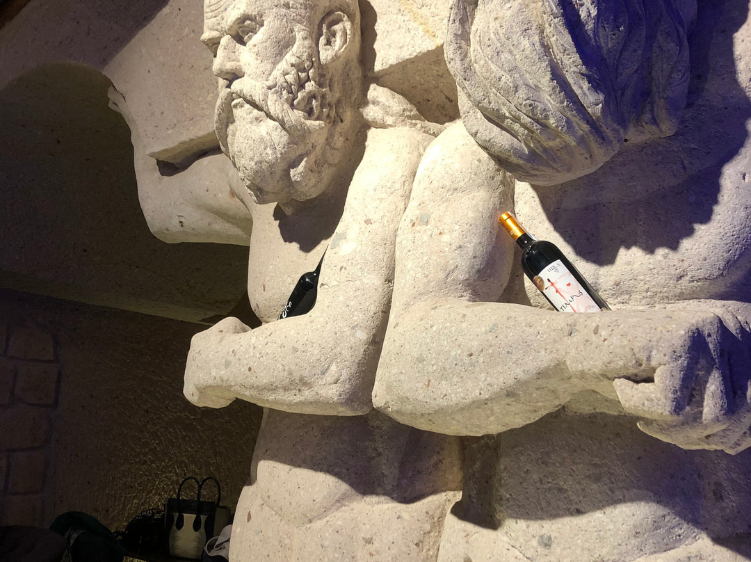 Nino Cave Suites主图