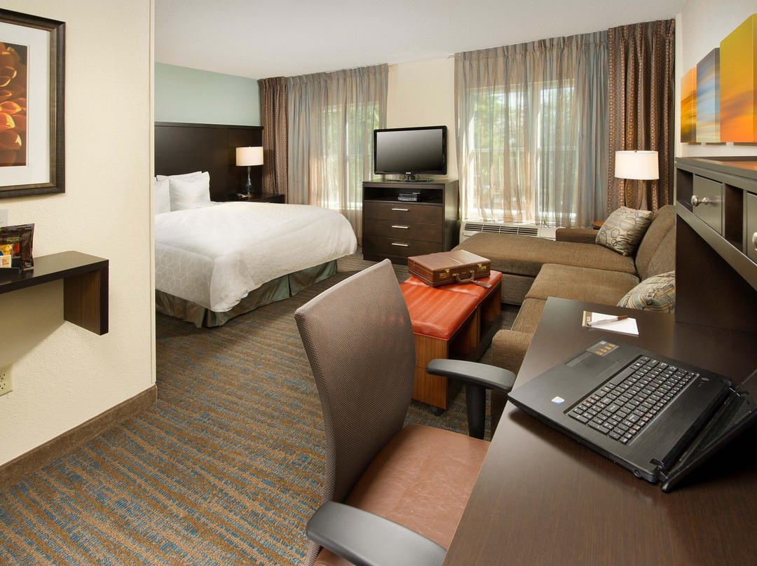 Staybridge Suites Bismarck By IHG主图