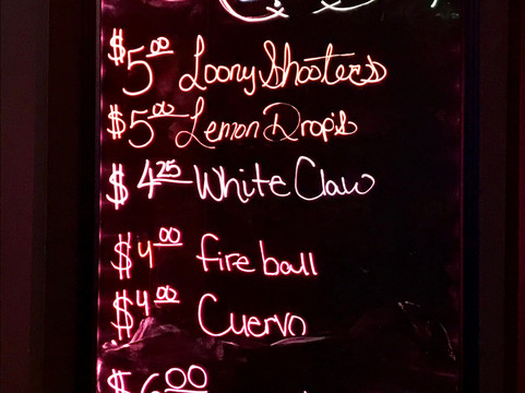 The Loony Bin Comedy Club-威奇托必去景点