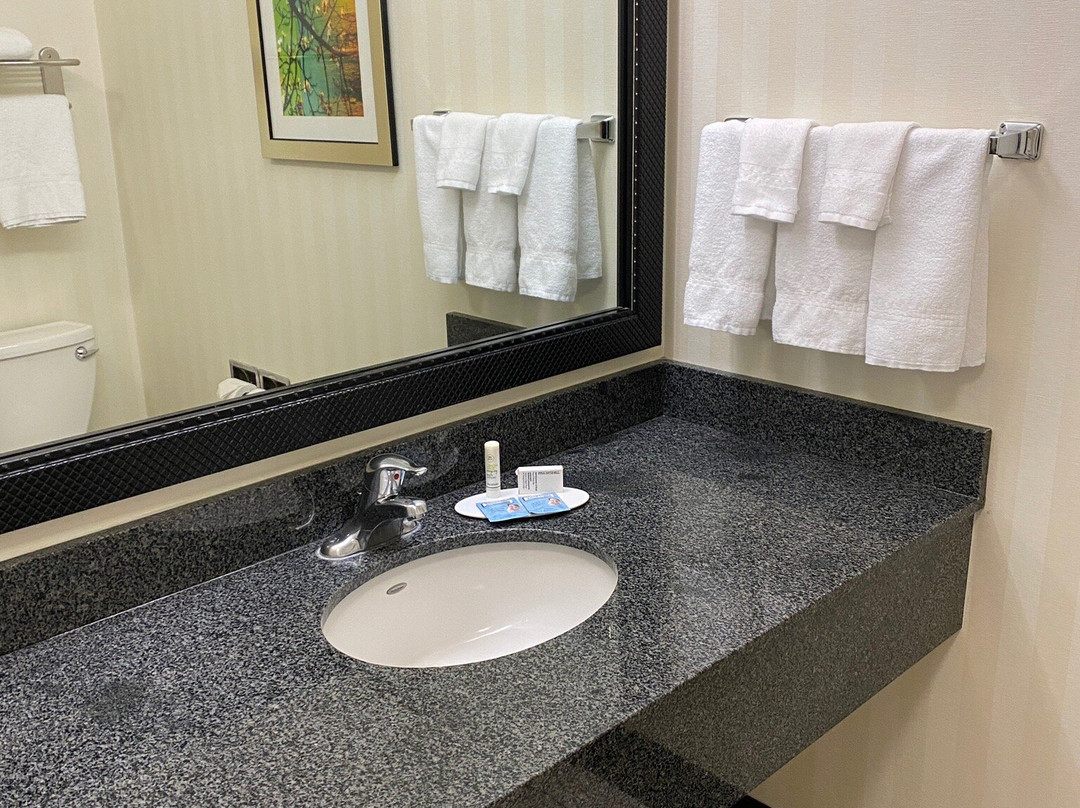 里奇菲尔德费尔菲尔德旅馆&套房酒店主图