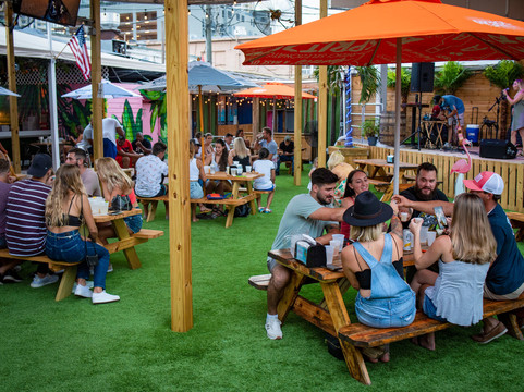 Backyard-劳德代尔堡必去景点