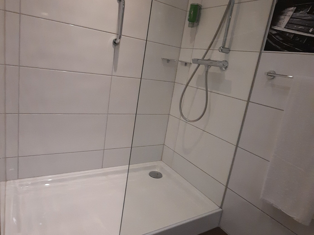 宜必思尚品图宾根酒店主图