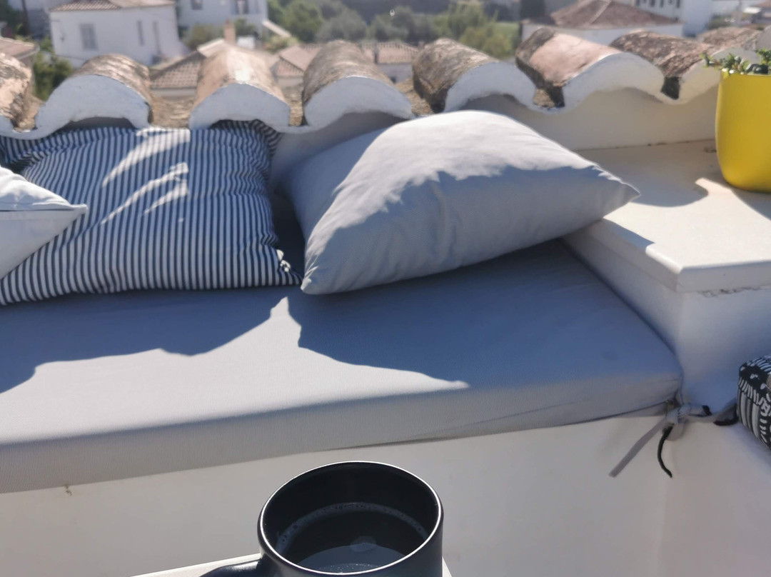 Hydra Icons Guest House主图