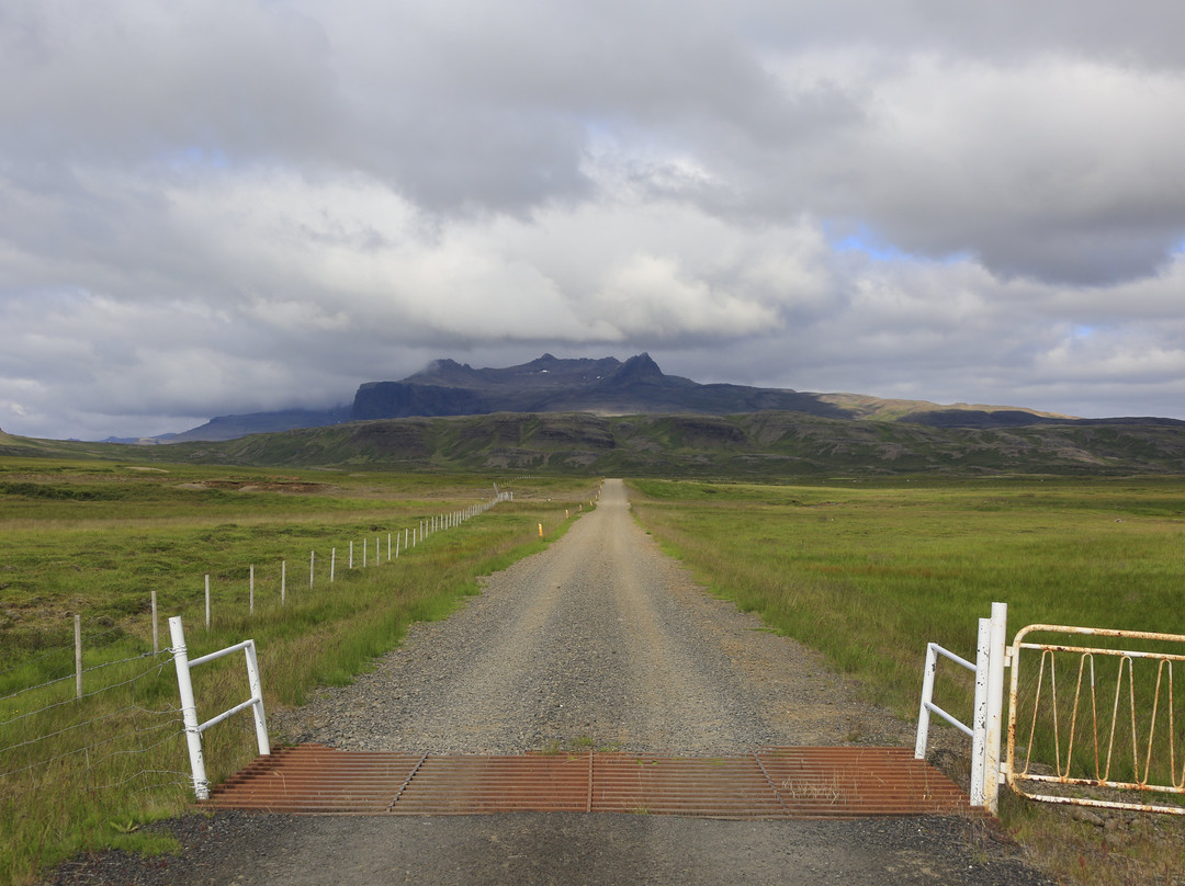 Ytri-Raudamelur church-Borgarfjorour必去景点