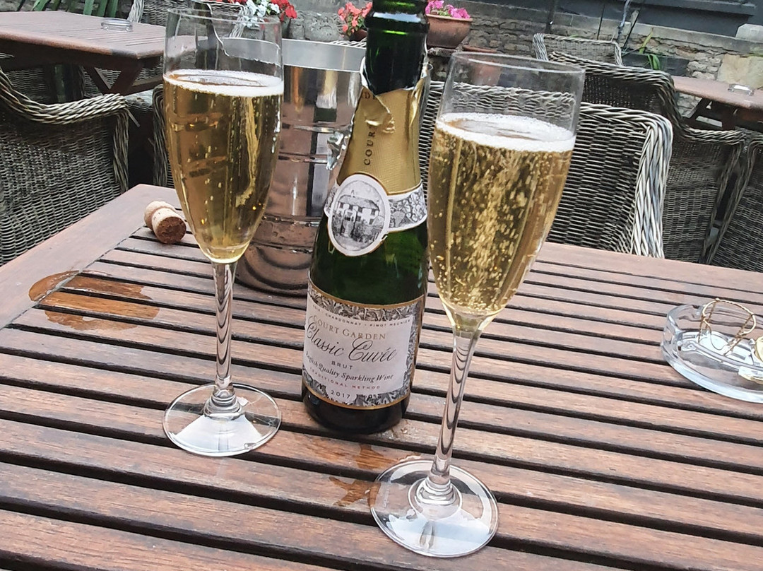 罗德布鲁熊酒店主图