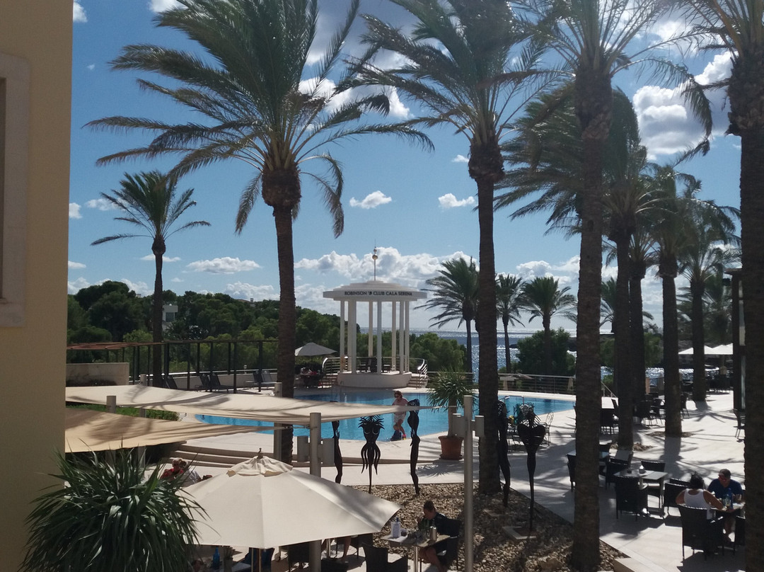 Robinson Cala Serena主图