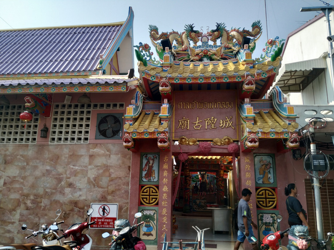 Chao Pho Mae Klong Shrine景点图片