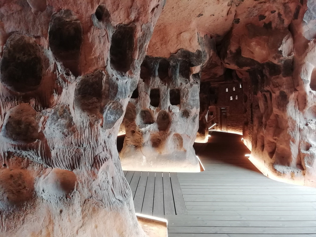 Cueva de los Cien Pilares景点图片