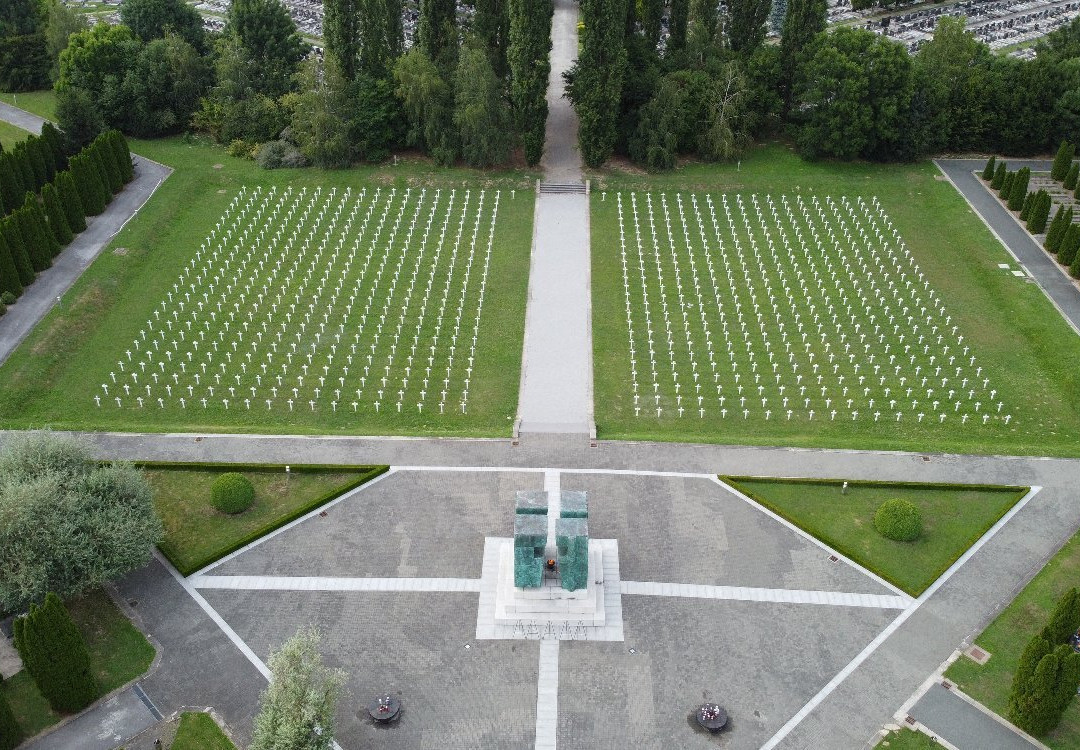 Memorijalno Groblje Vukovar-武科瓦尔必去景点