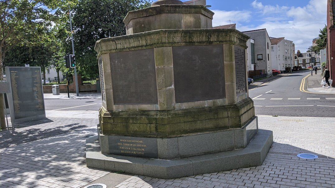 Irvine War Memorial景点图片