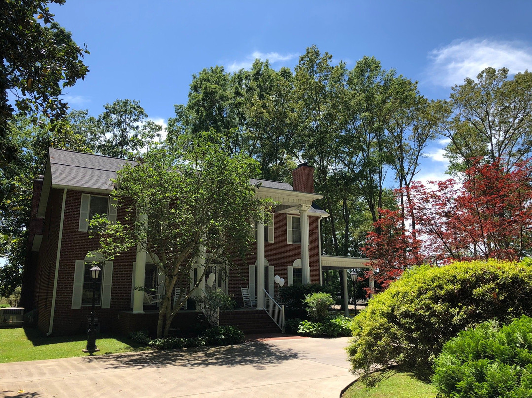 The Mint Julep Manor