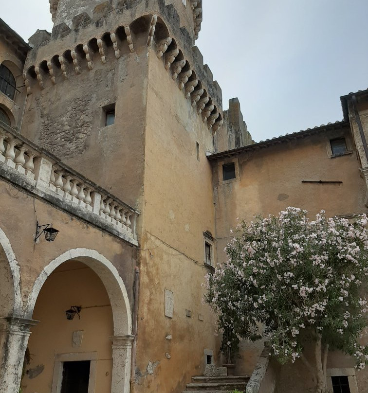 Castello Ducale Orsini-菲亚诺罗马诺必去景点