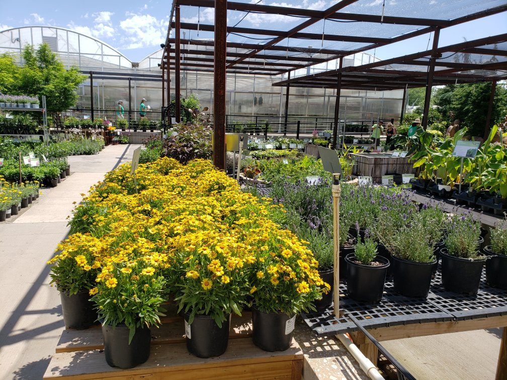 Colonial Gardens-Blue Springs必去景点