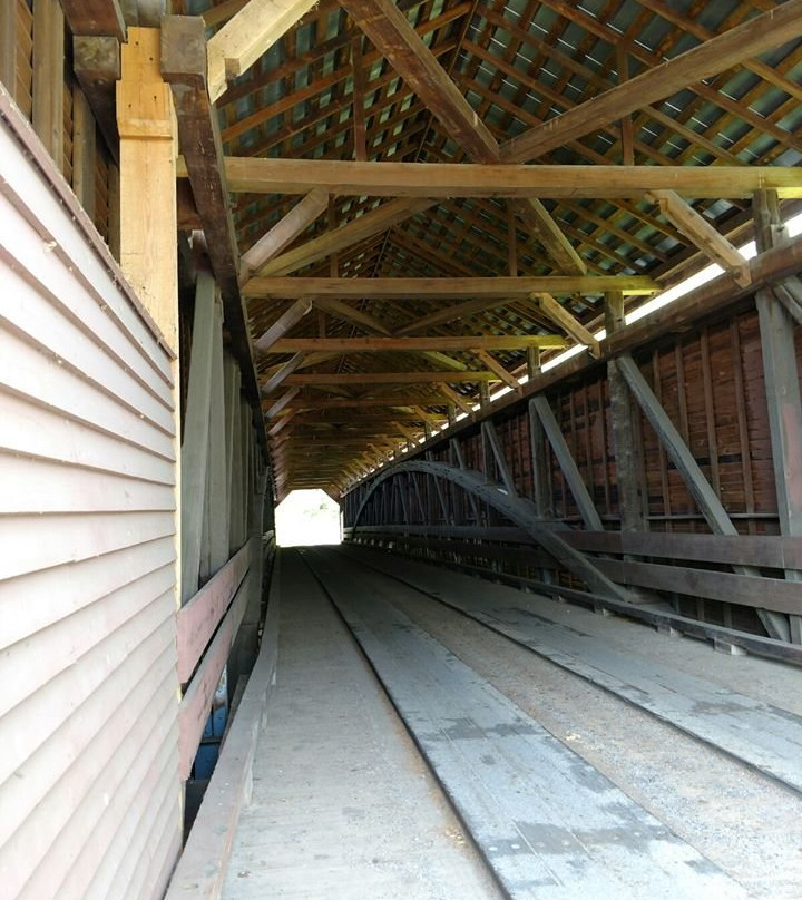 Meems Bottom Covered Bridge-Mount Jackson必去景点