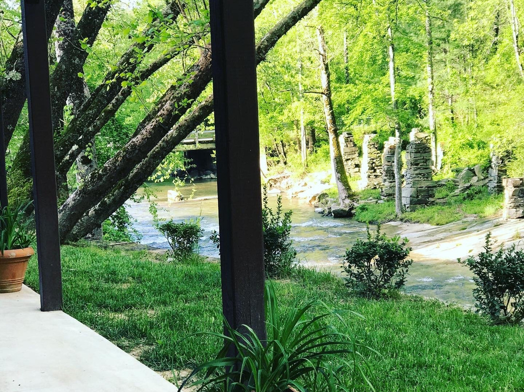 Roaring River Vineyards景点图片