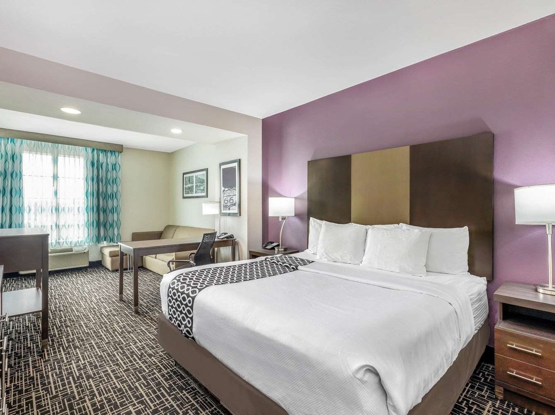 La Quinta Inn & Suites by Wyndham Claremore主图