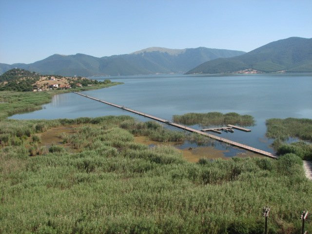 Agios Achillios island景点图片