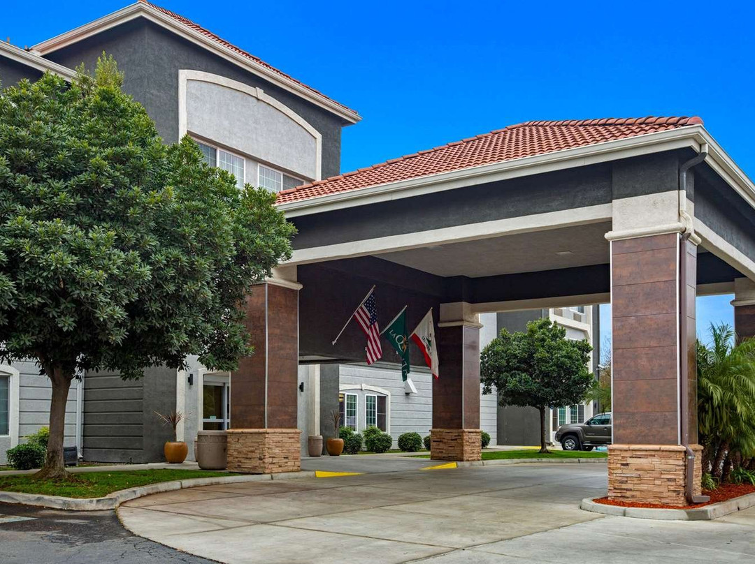 La Quinta Inn & Suites by Wyndham Visalia/Sequoia Gateway主图