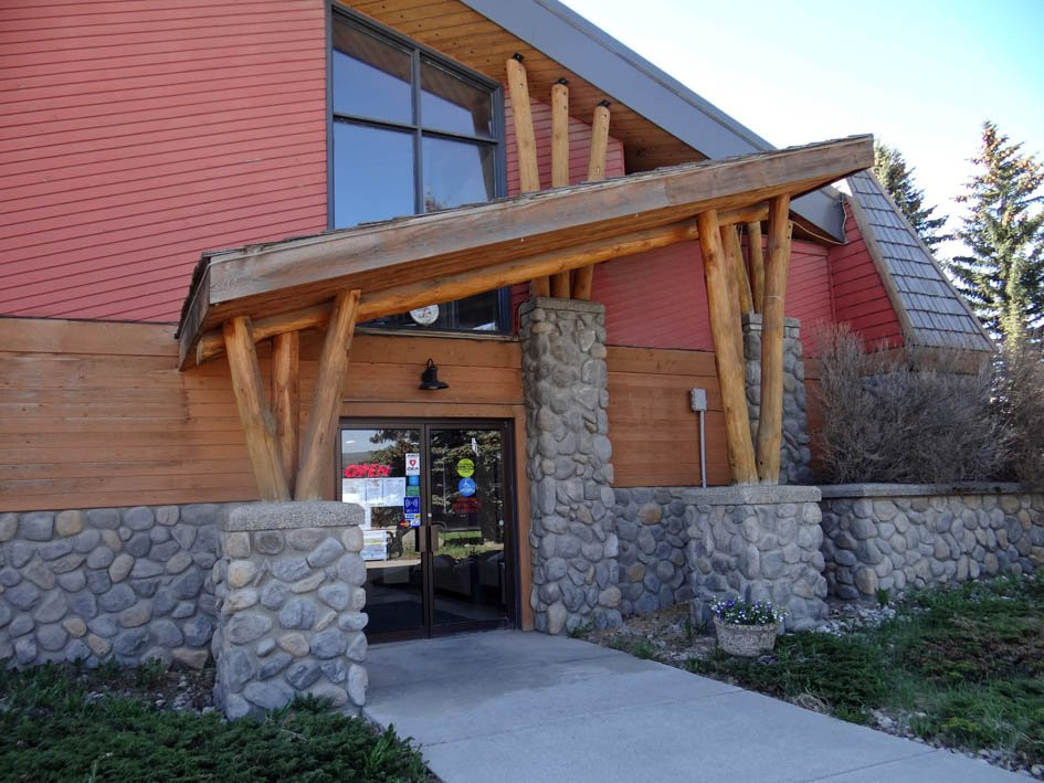 Hinton Visitor Information Centre-兴顿必去景点