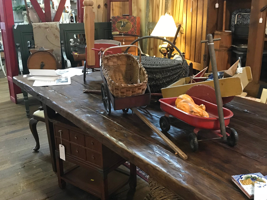 Oak Street Mill Antiques-科尼利厄斯必去景点