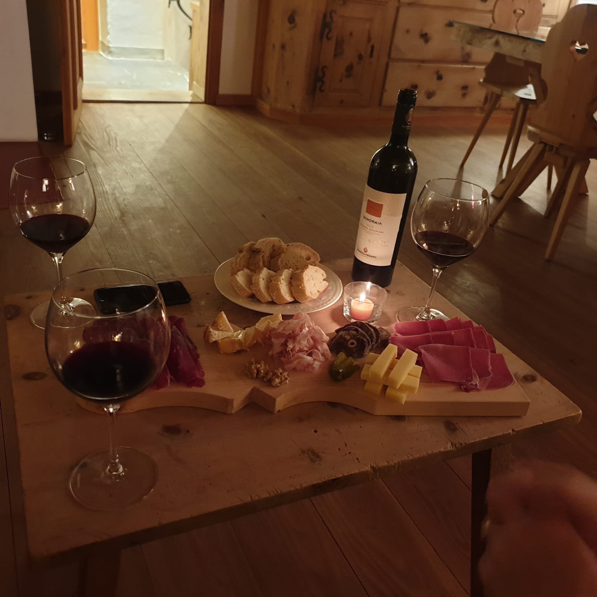 Tgesa Scarpatetti-官方