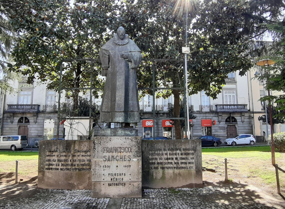 Estatua a Francisco Sanches-布拉加区必去景点