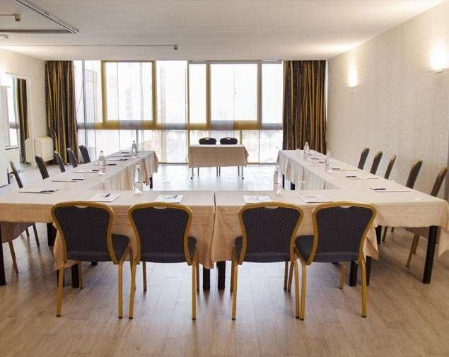 IH Hotels Milano Eur Trezzano sul Naviglio主图