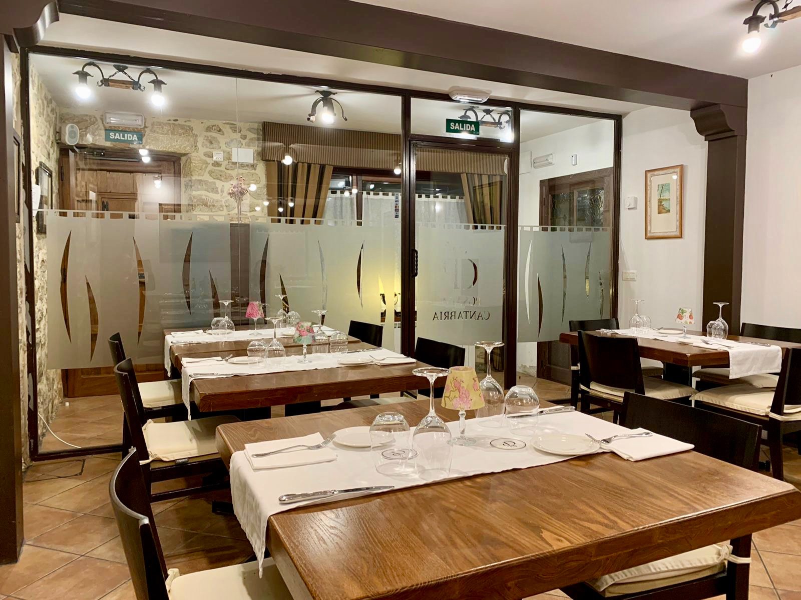 Posada y Apartamentos Trebuesto de Guriezo-餐饮